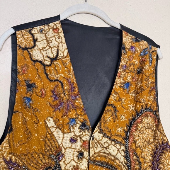 Kenar Black and Tan Vest with Classic Appeal - Picture 4 of 16